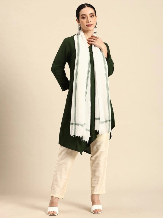 Handwoven off-white cotton scarf with green stripe on both sides and border