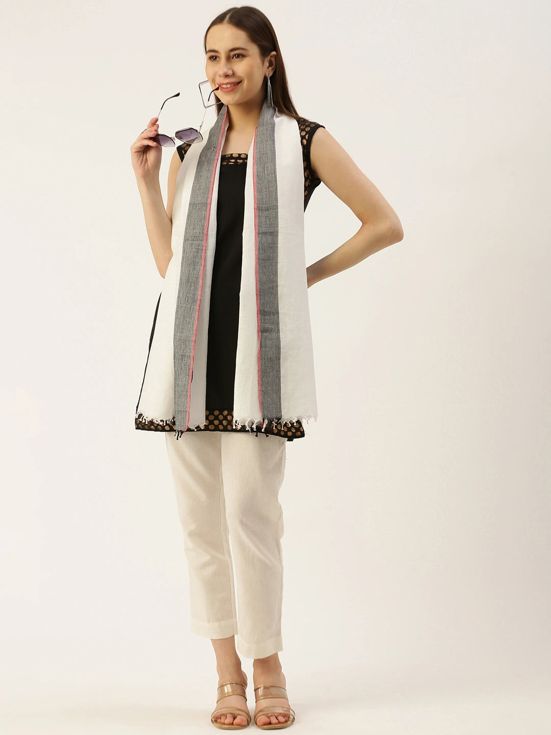 ASVA Women's White Handwoven Cotton Scarf with Grey and Maroon Border