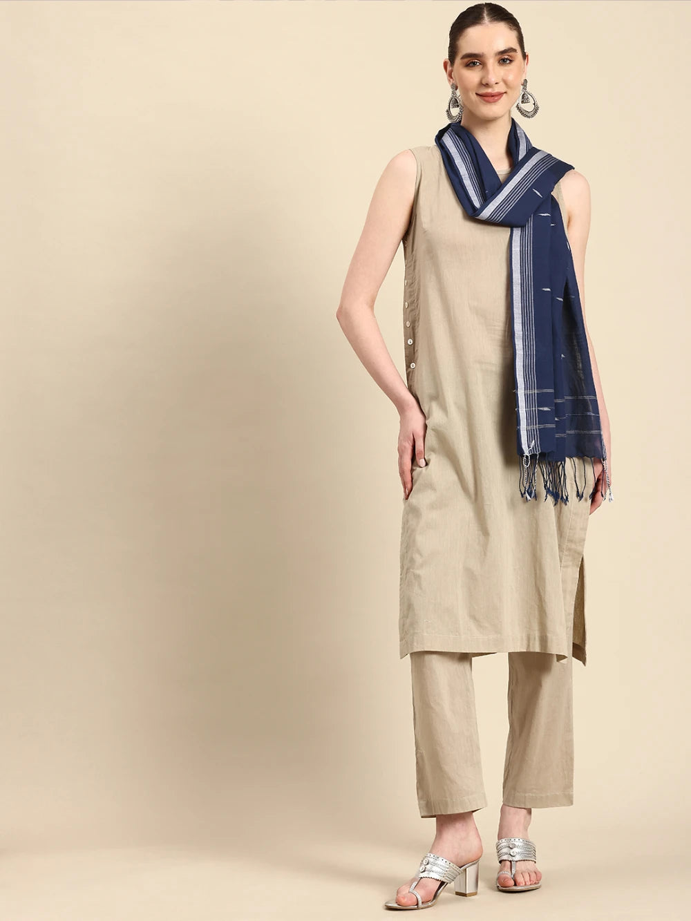 Handwoven Blue Cotton Scarf with Jamdani Woven